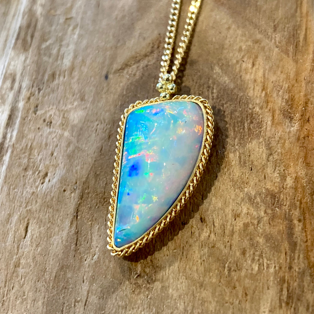 18K Gold Tooth Opal Pendant Necklace