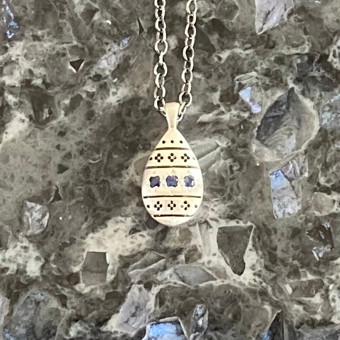 Wanderer Sapphires and Sterling Silver Drop Pendant Necklace